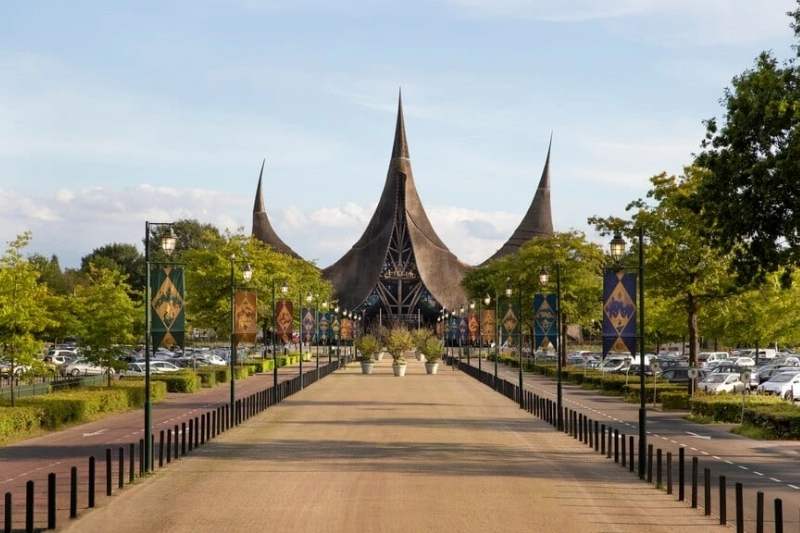 Dis­ney­land Alter­na­ti­ve ent­deckt: 
War­um der Eft­e­ling Park in Hol­land unser Herz gestoh­len hat